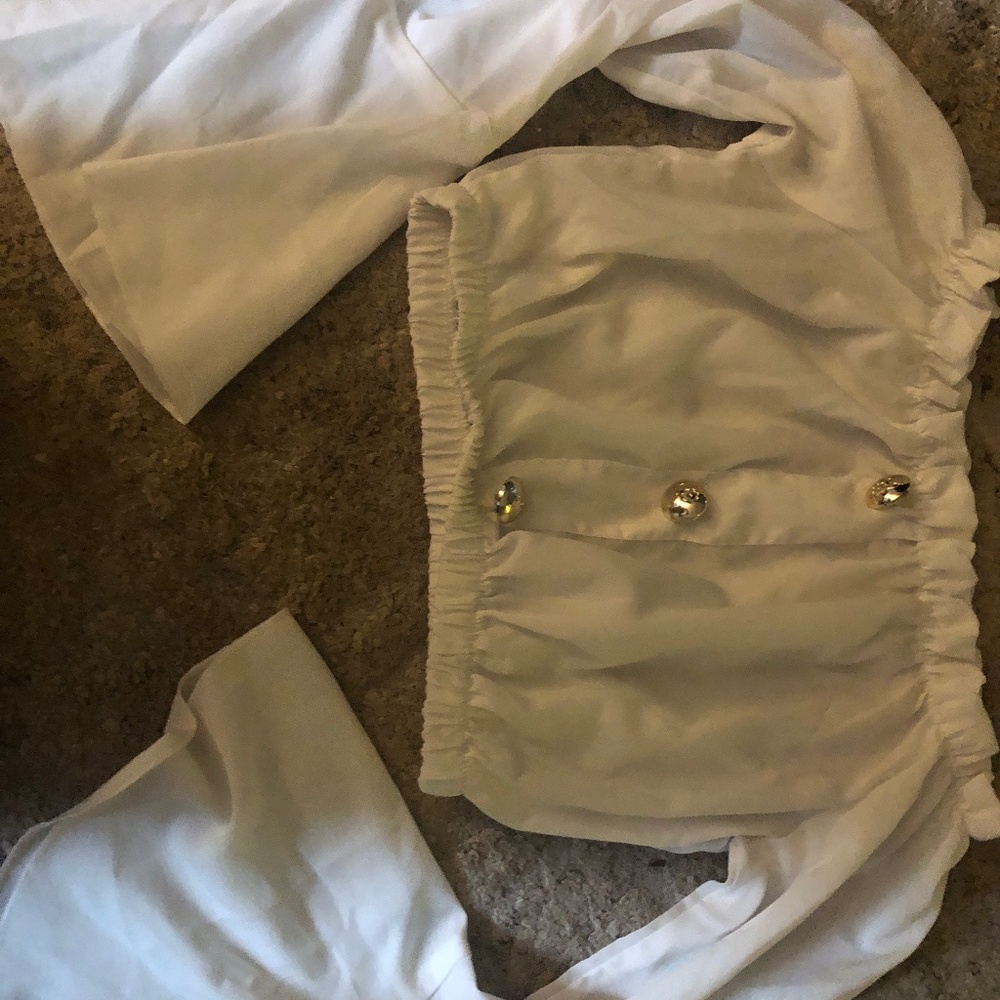 Cropped Long sleeve puffy sleeved shirt